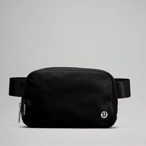 LuluLemon 1L everywhere belt bag - good condition